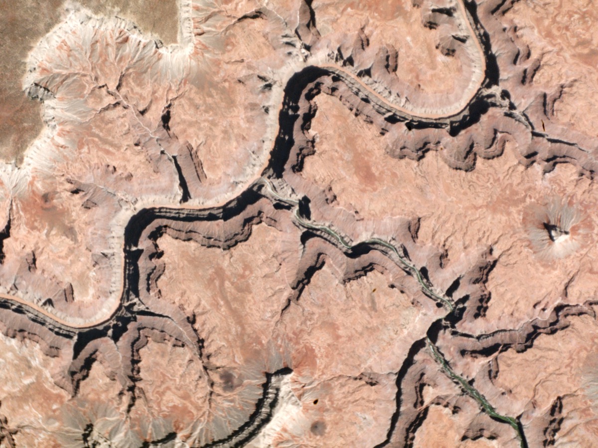 High resolution satellite imagery AI analysis